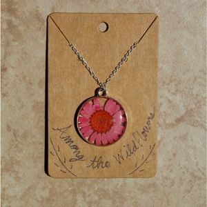 CORAL DAISY NECKLACE
